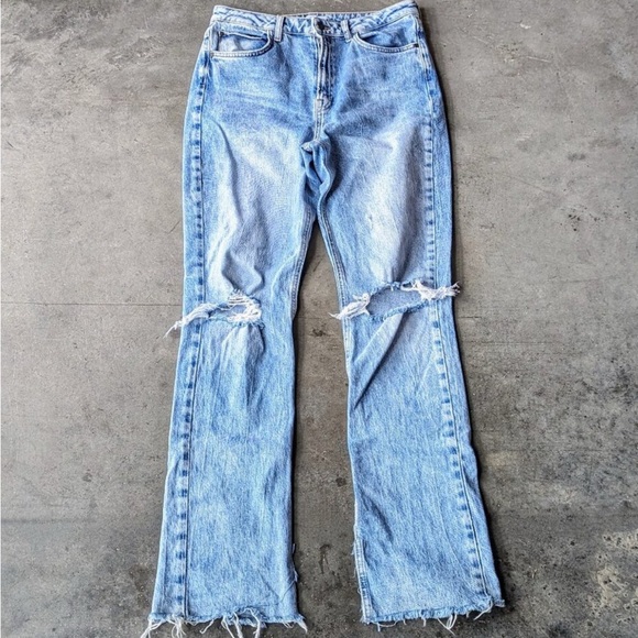 Zara Blue Jeans High Rise Ripped Knee Flared Distressed Jeans size 8 - Picture 1 of 6